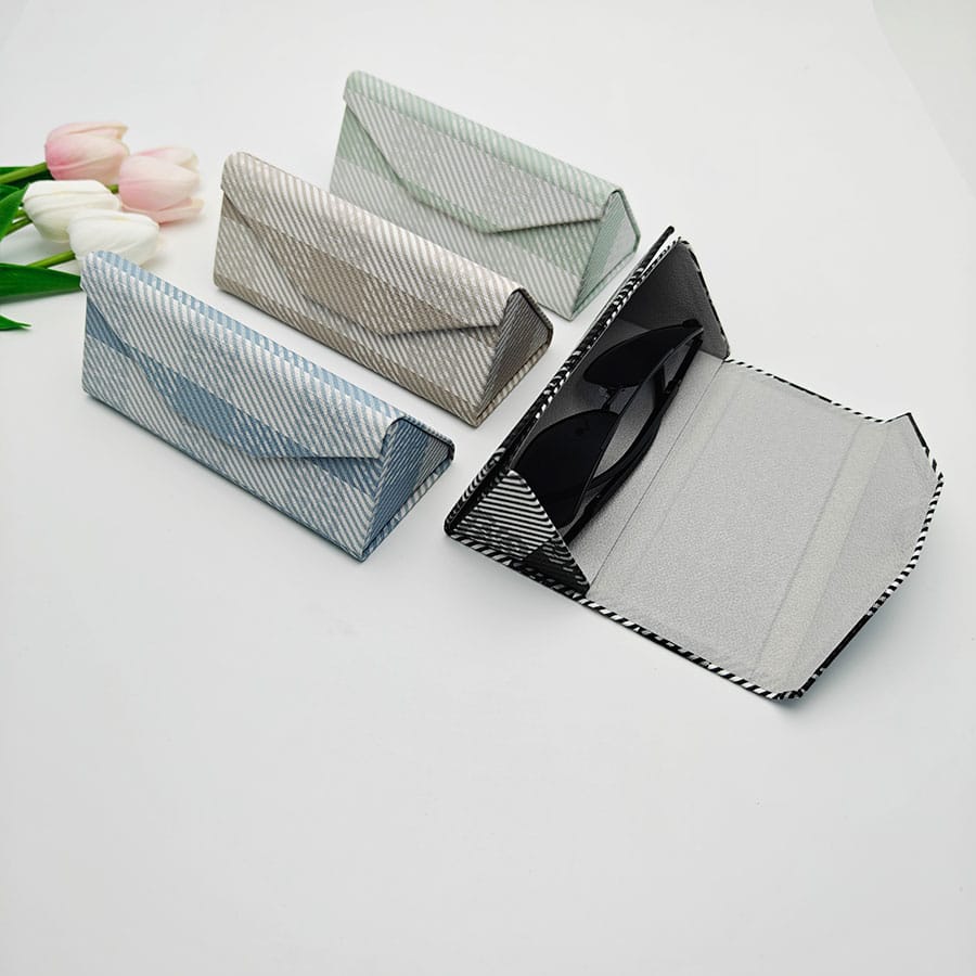 Folding case 