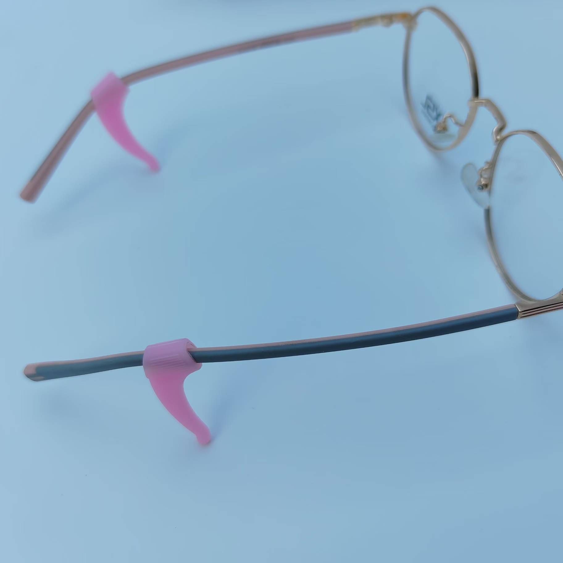 Ear hook 