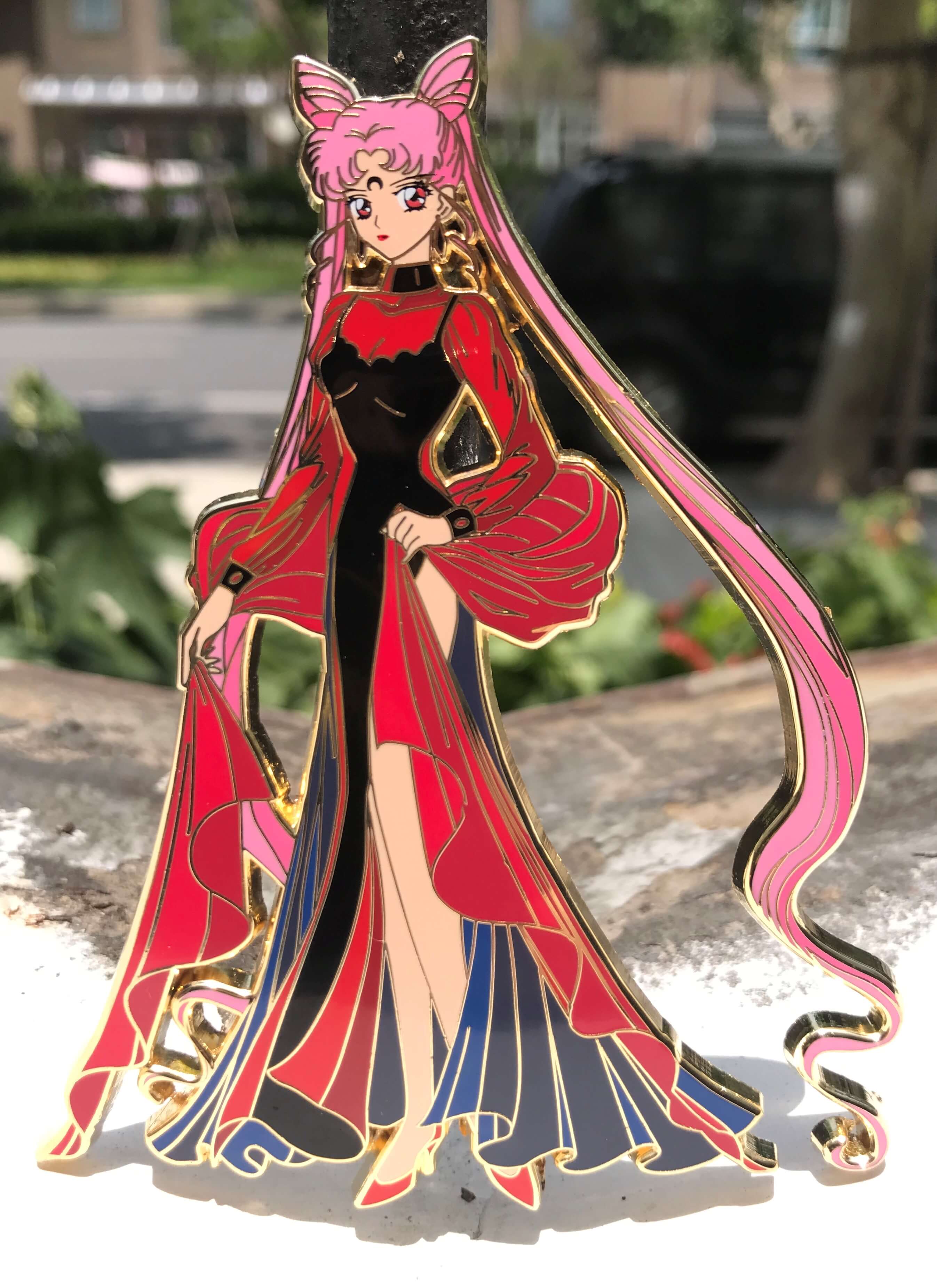 Black Lady pin