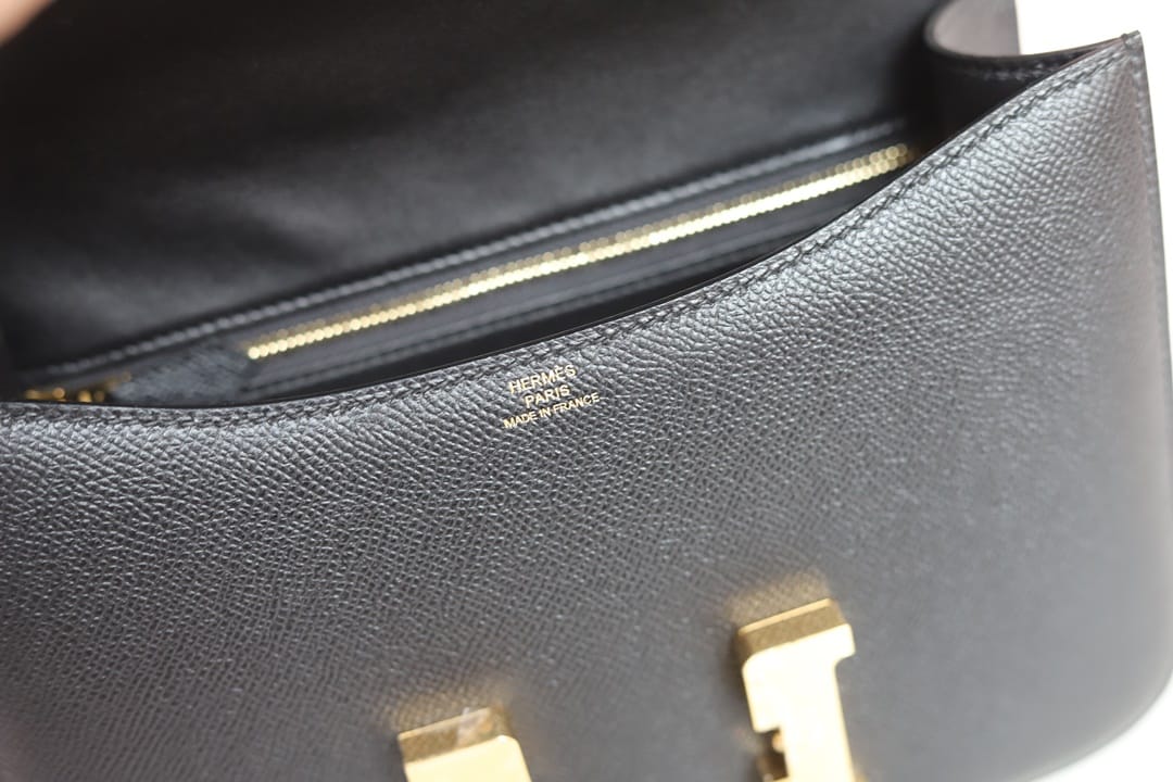 CONSTANCE 24 CC89 NOIR GOLDEN HARDWARE