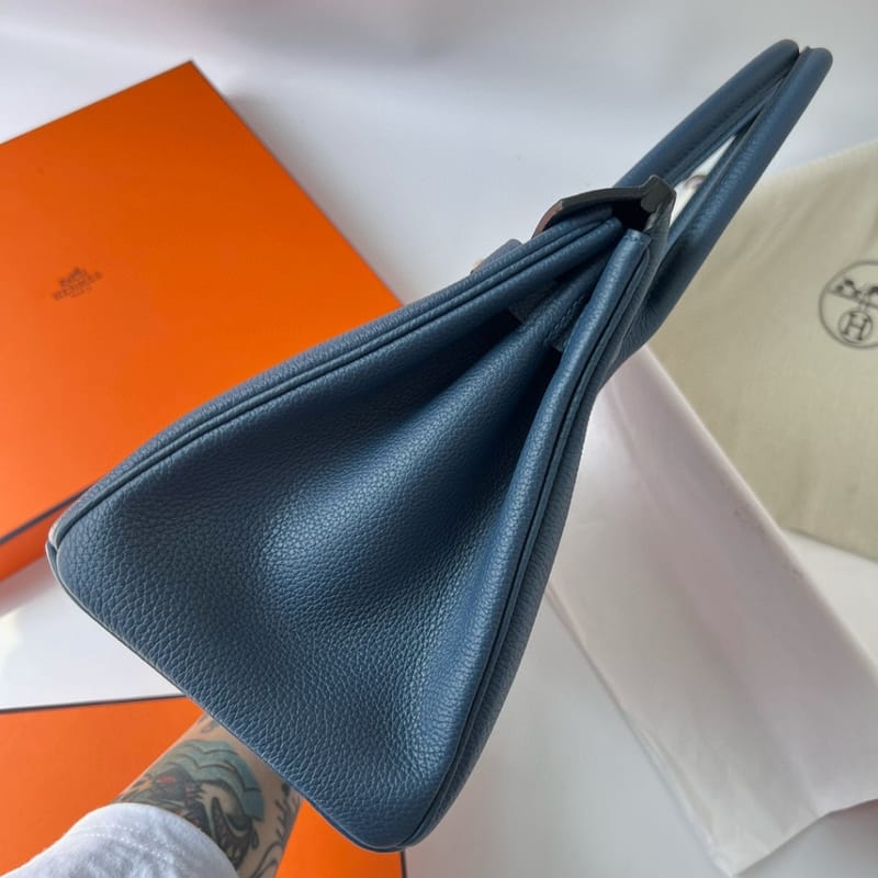 BIRKIN 30CM TAURILLON CLEMENCE S4 DEEP BLUE GHW
