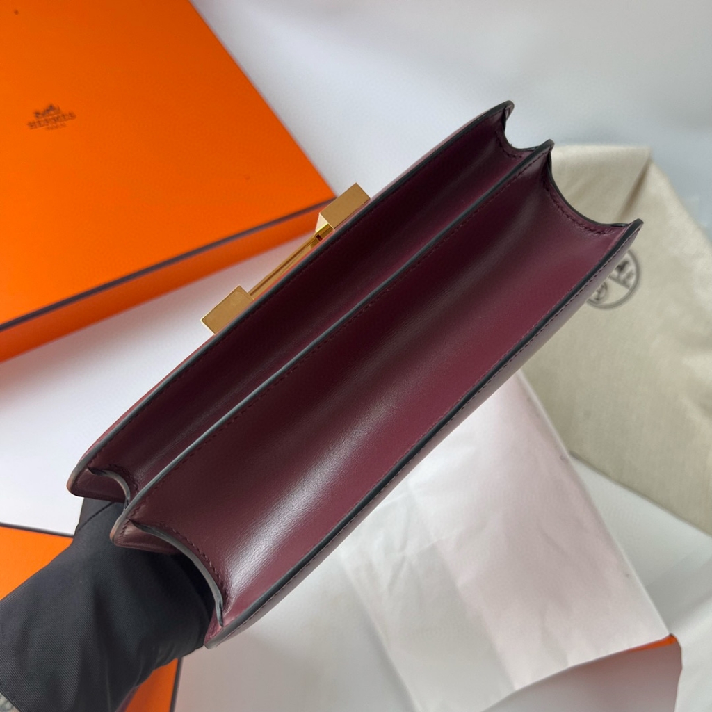 CONSTANCE 24CM BOX 57 BORDEAUX GHW CONSTANCE 24CM BOX 57 BORDEAUX GHW