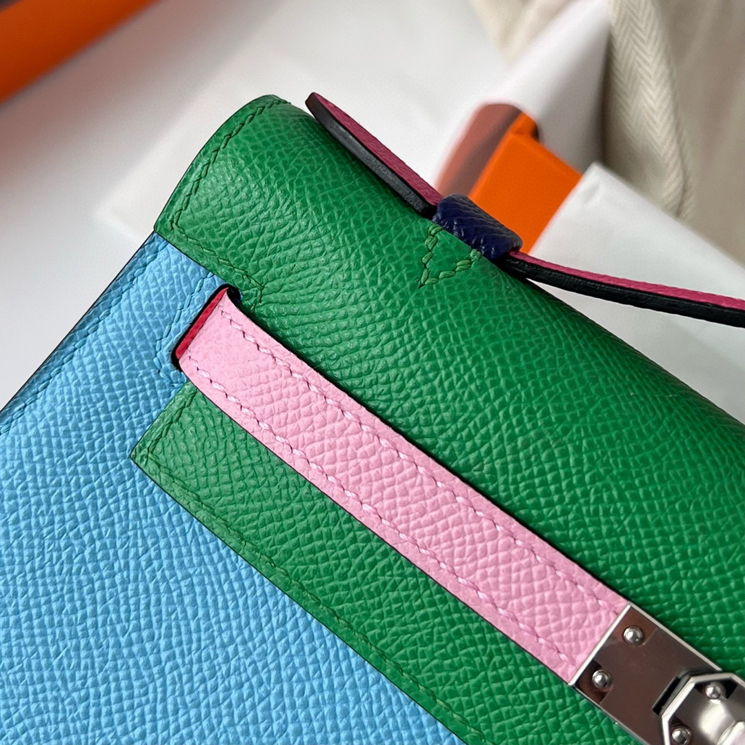 KELLY POCHETTE EPSOM P3 BLEU DU NORD/U4 VERT VERIGO/X9 MAUVE SYLVESTRE/9J FEU/E5 ROSE TYRIEN/A5 BOUGANINVILLER/T0 BLUE BRUME PHW