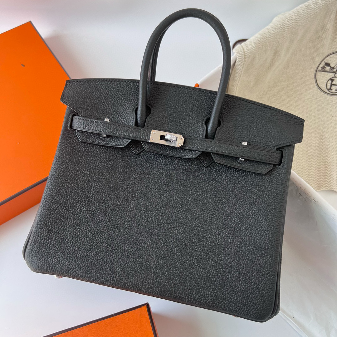 BIRKIN 25CM TAURILLON CLEMENCE 89 NOIR PHW BIRKIN 25CM TAURILLON CLEMENCE 89 NOIR PHW