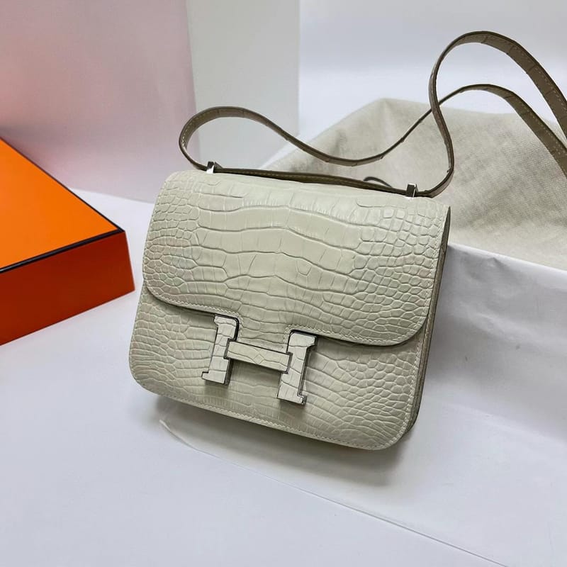 CONSTANCE MATTE ALLIGATOR 8L CREAMY WHITE CROCODILE BUCKLE SILVER HARDWARE 18CM FULL HANDMADE