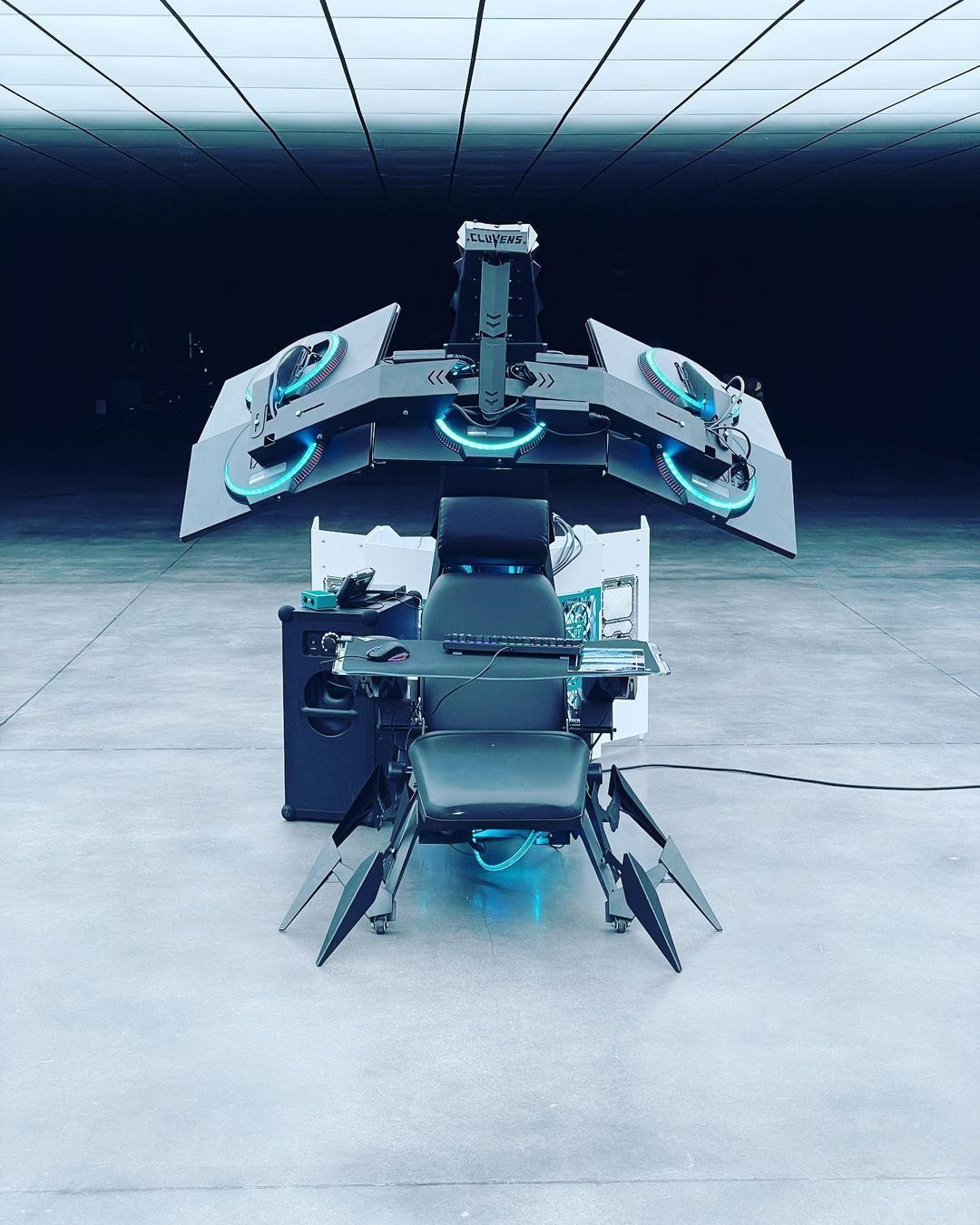 CLUVENS SK Scorpion King chair cockpit support upto 5 monitors electrical recline zero gravity