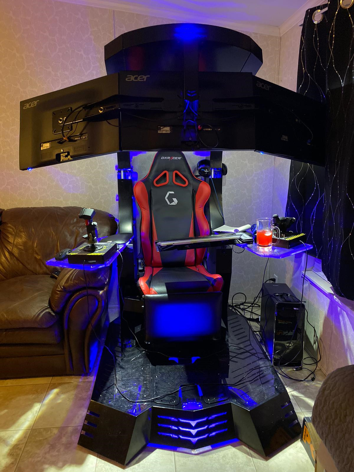 J20 Veryon PC Chair recliner Workstation Gaming cockpit since 2015 Dual roof arm option with heat and massage cushion support 3 screens