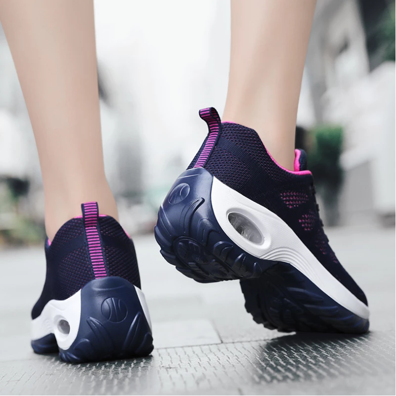 Walking Shoes 2021 New Women Breathable Casual Shoes Outdoor Light Weight Frenulum Casual Walking Platform Ladies Sneakers Black