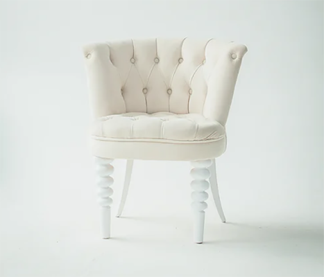 COMFORTABLE SIMPLE CHAIR