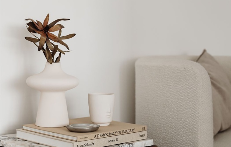 SLENDER HAND CATENARY