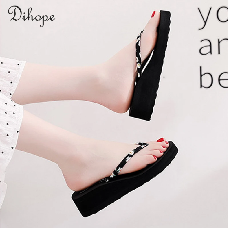 Fashion Wedge Heels Slippers Women Flip Flops Summer Thick Bottom Sandals Platform Slippers Soft Beach Shoes Non-Slip Slides New